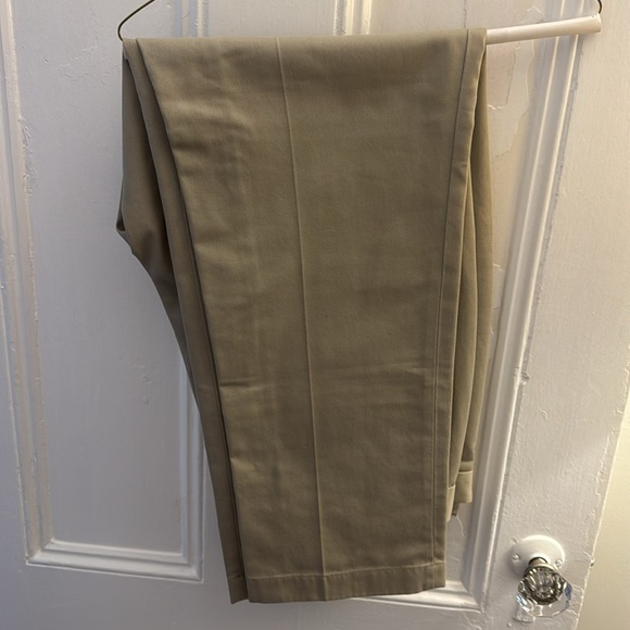 Men’s tan Brooks Brothers Chino’s. Lightly worn size 38/30. - Picture 3 of 3
